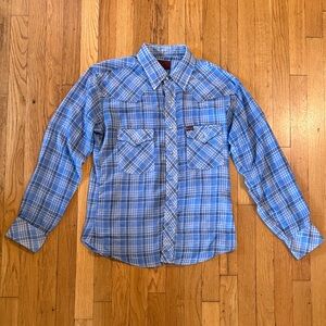 Vintage Wrangler men’s Blue Plaid Button-Up Shirt with pearl snap
